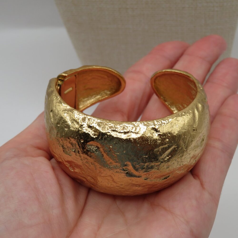 Elegant Gold Textured Cuff Bracelet - Picture 9 of 11